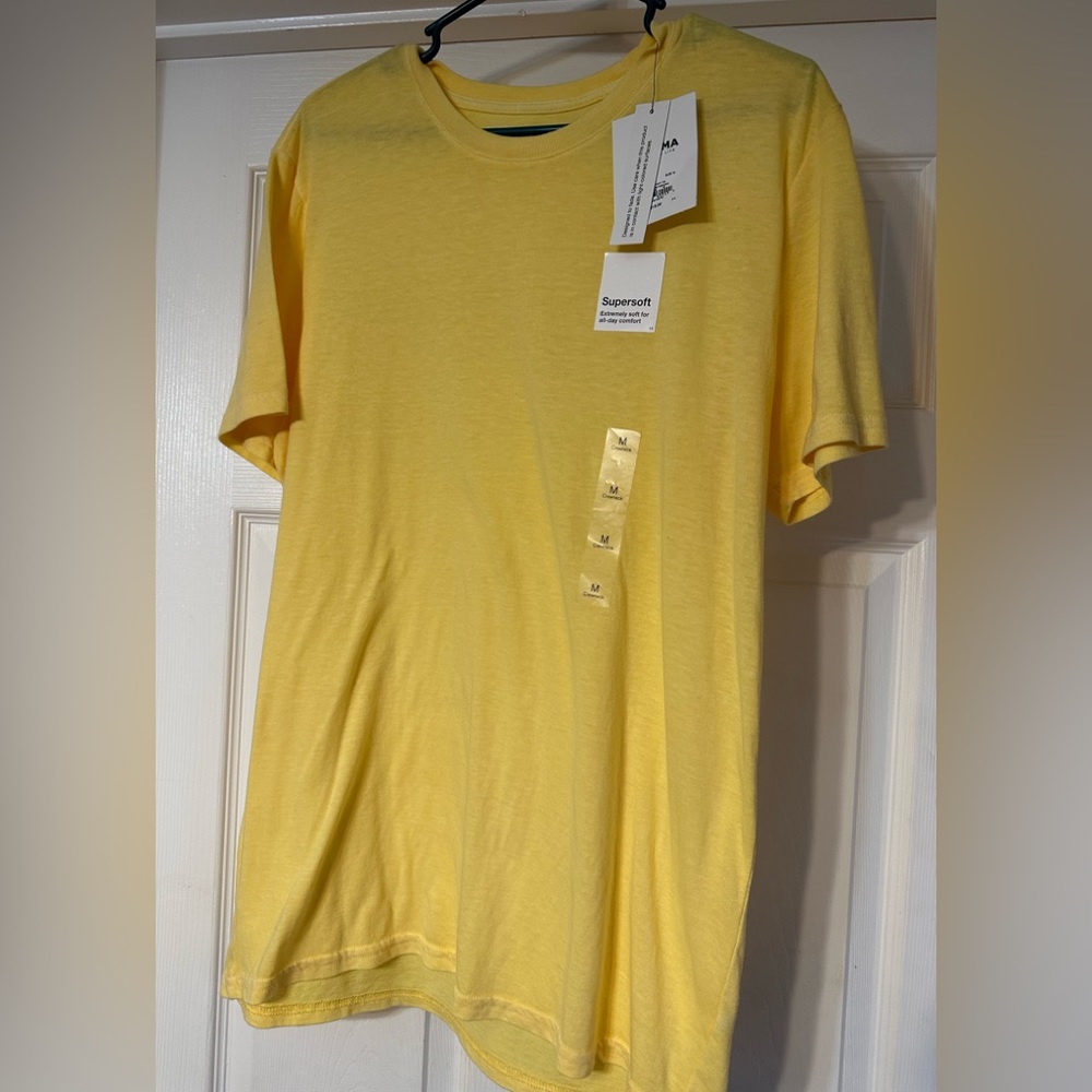 Sonoma Men’s super soft tshirts 🎄this includes 2 shirts 🎄